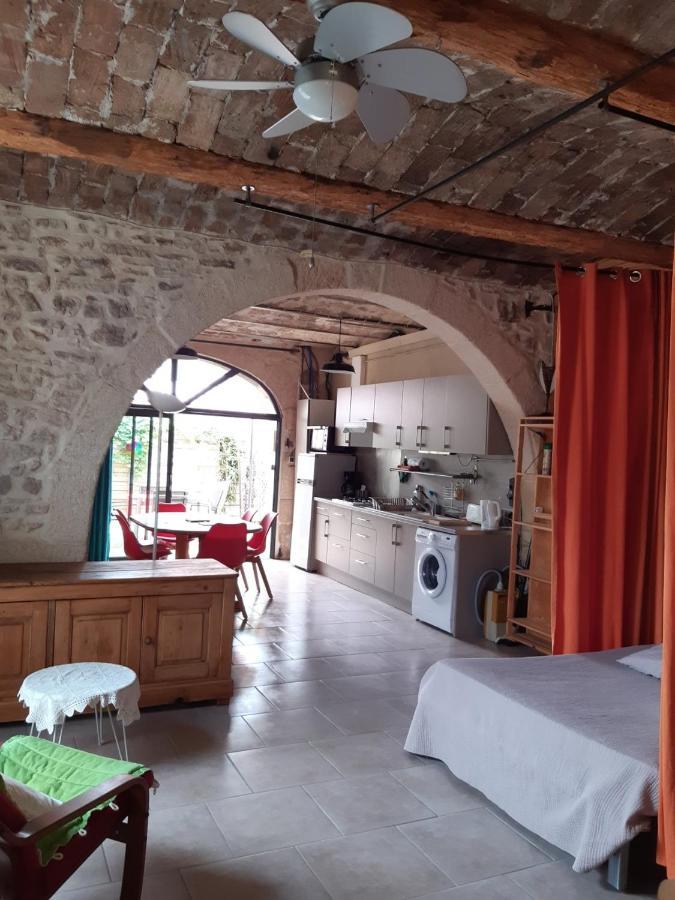 Gites Du Mas Gibert A Saussines Entre Nimes Et Montpellier Εξωτερικό φωτογραφία