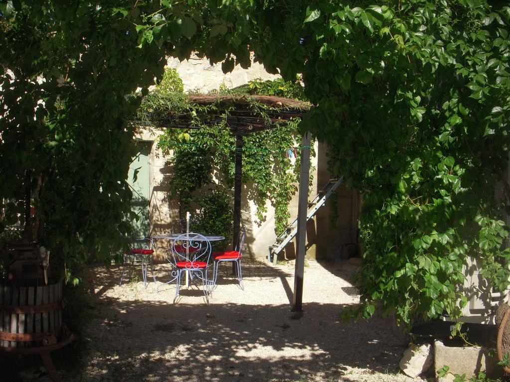 Gites Du Mas Gibert A Saussines Entre Nimes Et Montpellier Δωμάτιο φωτογραφία